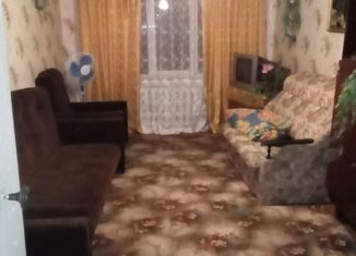 Продам 2-ком. квартиру, 50.3 м2, Новошахтинск, улица Челюскина, 18