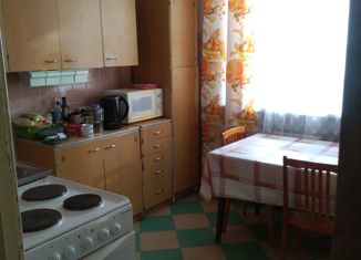 Продам трехкомнатную квартиру, 75.9 м2, Озёрск, Южная улица, 4