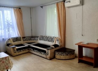 Трехкомнатная квартира в аренду, 61 м2, Краснодарский край, улица Пушкина, 33