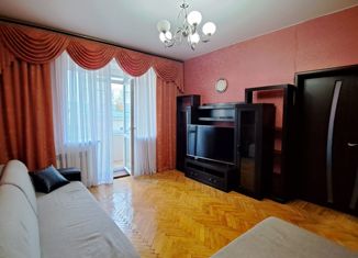 Сдается в аренду 2-комнатная квартира, 60 м2, Обнинск, улица Пушкина, 2/5