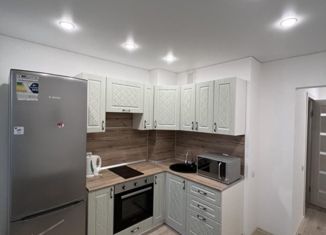 Сдам 2-ком. квартиру, 65 м2, Уфа, Айская улица, 39