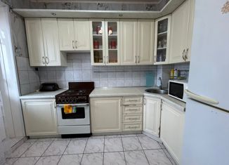 Сдаю в аренду 2-ком. квартиру, 61.1 м2, Сургут, Югорская улица, 5/2