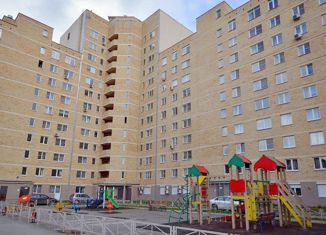 Сдам 2-ком. квартиру, 75.5 м2, Екатеринбург, улица Бехтерева, 3