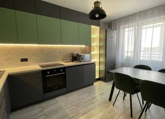 Сдается в аренду 3-комнатная квартира, 77.5 м2, Красноярский край, улица Елены Стасовой, 48Д