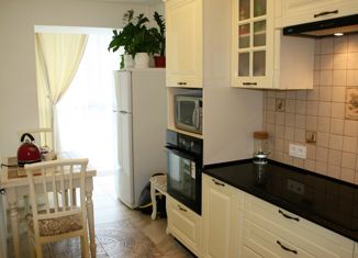 Сдается 1-ком. квартира, 40 м2, Екатеринбург, Уральская улица, 1