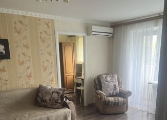 Сдача в аренду 3-ком. квартиры, 60 м2, Шахты, Советская улица, 121