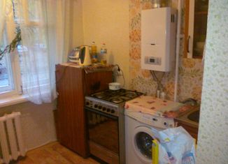 Трехкомнатная квартира в аренду, 62 м2, Коми, улица Димитрова, 46