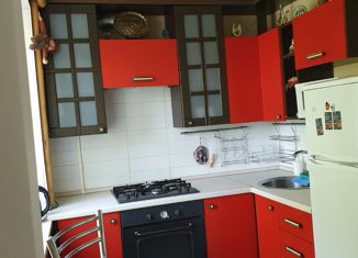 Сдаю в аренду 3-ком. квартиру, 60 м2, Тольятти, улица Ушакова, 45