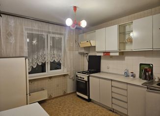 Сдается трехкомнатная квартира, 70 м2, Арзамас, Зелёная улица, 14к1