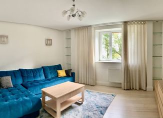 Сдам 3-ком. квартиру, 97 м2, Санкт-Петербург, улица Анисимова, 5к7