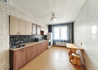 Сдам 1-ком. квартиру, 38 м2, Омск, 21-я Амурская улица, 25к4, Центральный округ