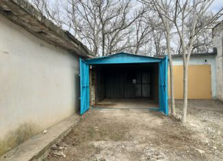 Сдаю гараж, 15 м2, Керчь, улица Орджоникидзе, 136А
