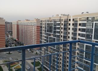 Сдается трехкомнатная квартира, 77 м2, Краснодарский край, улица Западный Обход, 39/1к5