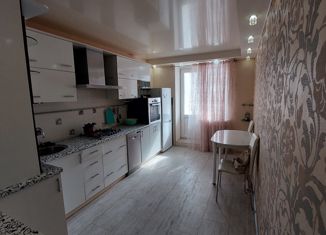 Сдаю в аренду 1-ком. квартиру, 45 м2, Смоленск, улица Гарабурды, 25А