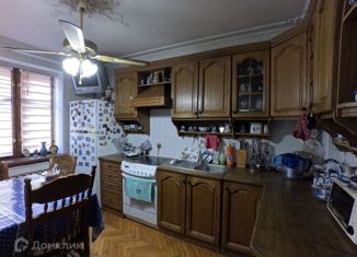 Продам 4-ком. квартиру, 92 м2, Старый Оскол, микрорайон Дубрава, квартал 1, 15