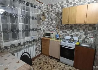 Продается двухкомнатная квартира, 44 м2, поселок городского типа Мирный, улица Сырникова, 19