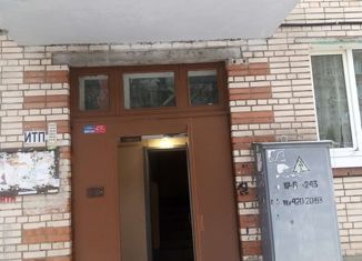 Двухкомнатная квартира на продажу, 42 м2, посёлок Стрельна, улица Гоголя, 6