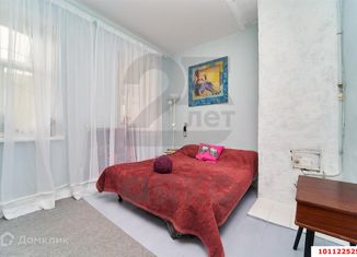 Продам 2-комнатную квартиру, 40.6 м2, Краснодар, улица Гоголя, 40