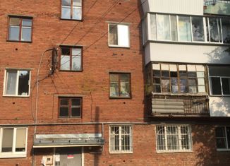 Трехкомнатная квартира на продажу, 62.2 м2, Дегтярск, улица Калинина, 58