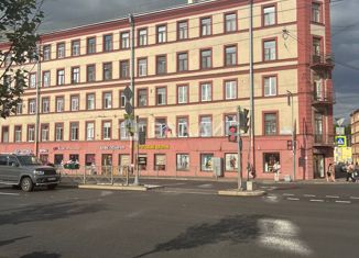 Продается 3-комнатная квартира, 68.8 м2, Санкт-Петербург, проспект Стачек, 2/2, муниципальный округ Нарвский