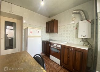 Продам 1-комнатную квартиру, 32 м2, Нальчик, улица Мальбахова, 28Б, район Богданка