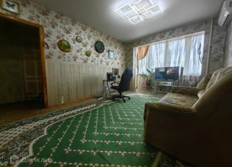 Продаю трехкомнатную квартиру, 60.9 м2, Волгодонск, улица Гагарина, 75