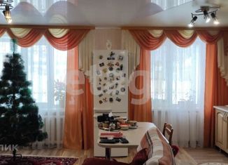 Продаю 2-ком. квартиру, 60.3 м2, Клинцы, Союзная улица, 92