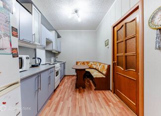Продаю 2-комнатную квартиру, 42 м2, Санкт-Петербург, Индустриальный проспект, 38к1