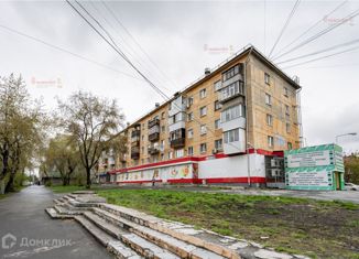 Продажа двухкомнатной квартиры, 43 м2, Екатеринбург, метро Площадь 1905 года, улица Луначарского, 49