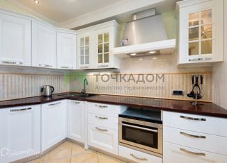 Продам 3-комнатную квартиру, 83.1 м2, Санкт-Петербург, улица Беринга, 25к1, улица Беринга