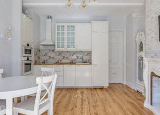 Сдам 3-комнатную квартиру, 75 м2, Санкт-Петербург, Орловская улица, 1к4, Орловская улица