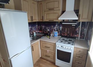 Продается трехкомнатная квартира, 55.9 м2, Екатеринбург, улица 40-летия Октября, 32А, метро Уралмаш