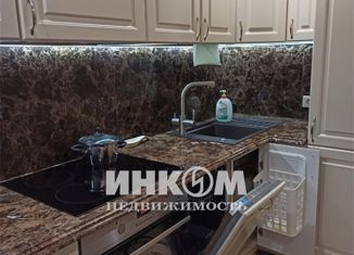 Сдается в аренду 1-ком. квартира, 40 м2, Щербинка, улица Барышевская Роща, 12