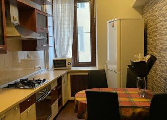 Сдается 2-ком. квартира, 70 м2, Санкт-Петербург, улица Маяковского, 32/11, улица Маяковского