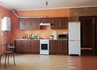 Продаю трехкомнатную квартиру, 110 м2, село Большая Брембола, Полевая улица, 1А