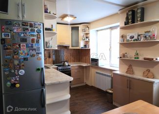 Продается трехкомнатная квартира, 52.2 м2, Симферополь, улица Дмитрия Ульянова, 32