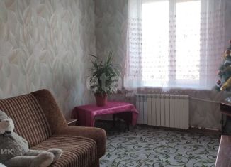 Продается трехкомнатная квартира, 63.5 м2, посёлок городского типа Октябрьское, улица Кондрашина, 24