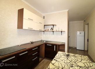 Продается 1-комнатная квартира, 40.6 м2, Челябинск, улица Салавата Юлаева, 28, Курчатовский район