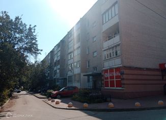Продается четырехкомнатная квартира, 74 м2, Бор, улица Ленина