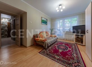 Продам 2-ком. квартиру, 50 м2, Санкт-Петербург, Фрунзенский район, Купчинская улица, 30к1