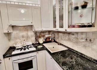 Продается трехкомнатная квартира, 57.9 м2, Москва, улица Кухмистерова, 13, станция Люблино