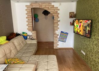 Трехкомнатная квартира на продажу, 57 м2, Нижний Новгород, проспект Ленина, 38, метро Заречная