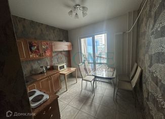 Сдам в аренду 3-комнатную квартиру, 72 м2, Новосибирск, улица Ясный Берег, 13