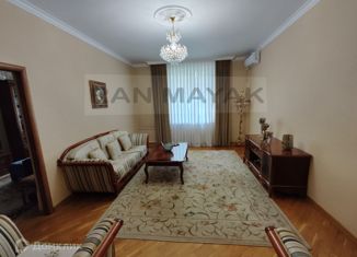 Продам пятикомнатную квартиру, 110.3 м2, Адыгея, улица Жуковского, 5