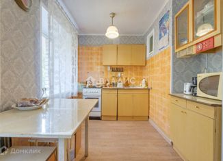 Продам 3-ком. квартиру, 62 м2, Вологда, Козлёнская улица, 76