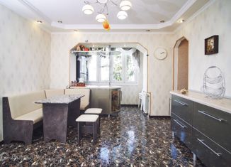 Продается 3-комнатная квартира, 87 м2, Кисловодск, улица Гастелло, 28А