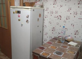 Двухкомнатная квартира на продажу, 51 м2, посёлок городского типа Новоозёрное, улица Героев-Десантников, 15