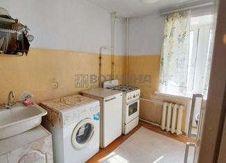 Сдается в аренду однокомнатная квартира, 40 м2, Арзамас, улица Мира, 19к6