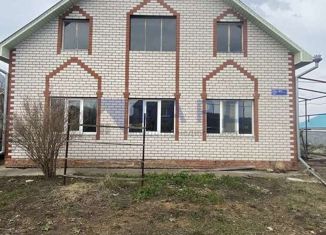 Продаю дом, 200 м2, деревня Суровка, улица Чехова, 20А