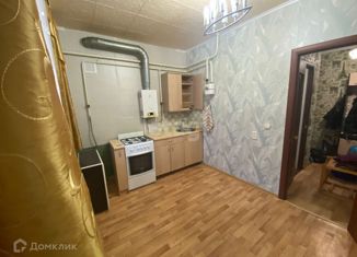 Продаю 1-комнатную квартиру, 32.7 м2, Стерлитамак, улица Островского, 1А